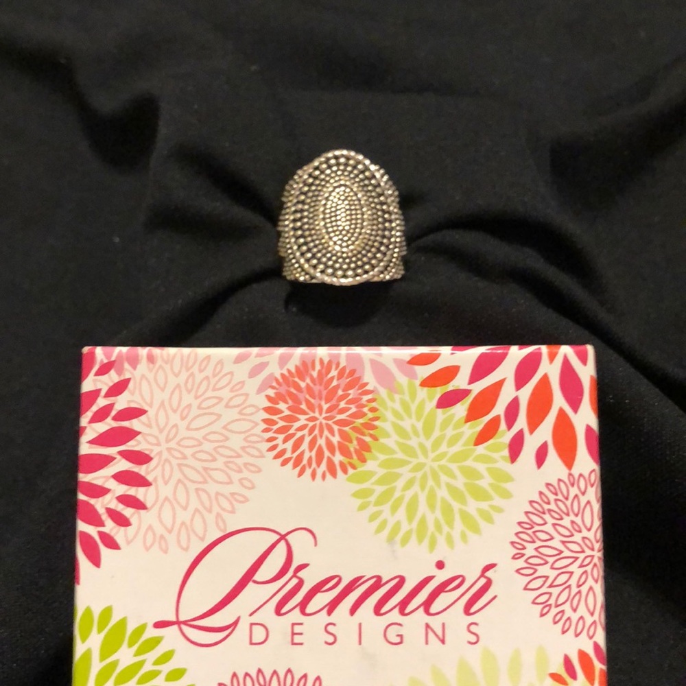 Premier Designs Chevie Ring
